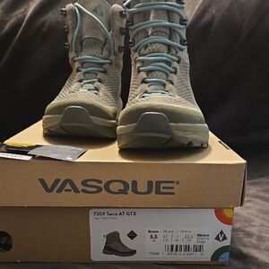 Vasque Torre AT GTX Women's Hiking Boots - Tan and Blue, NWT and Box